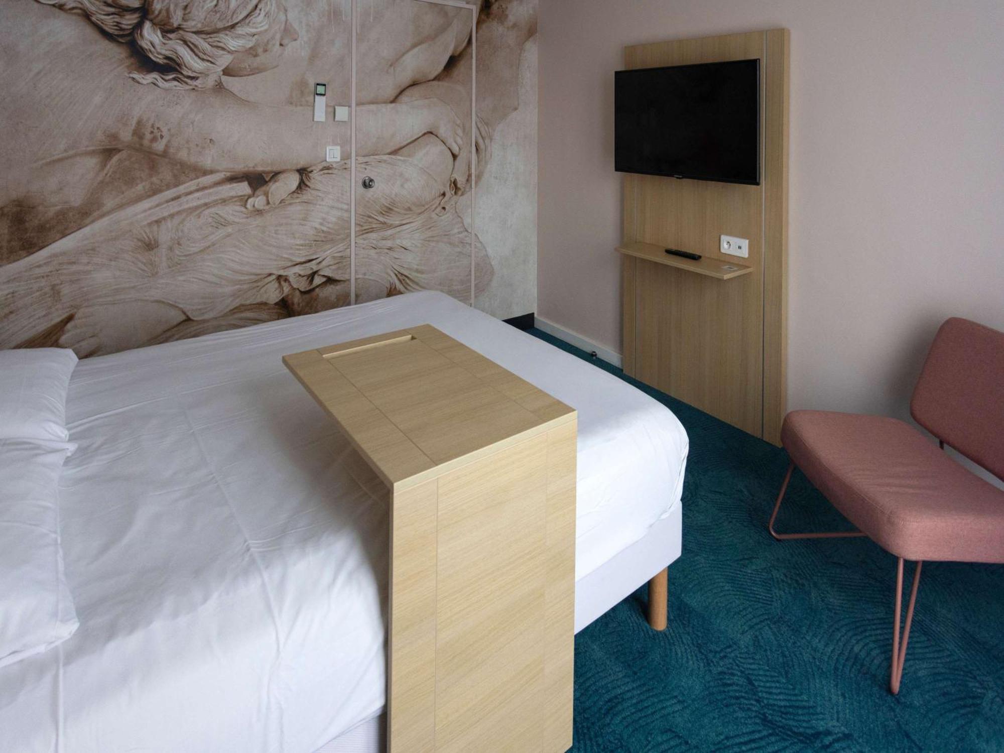 Ibis Styles Chinon Hotel Exterior photo