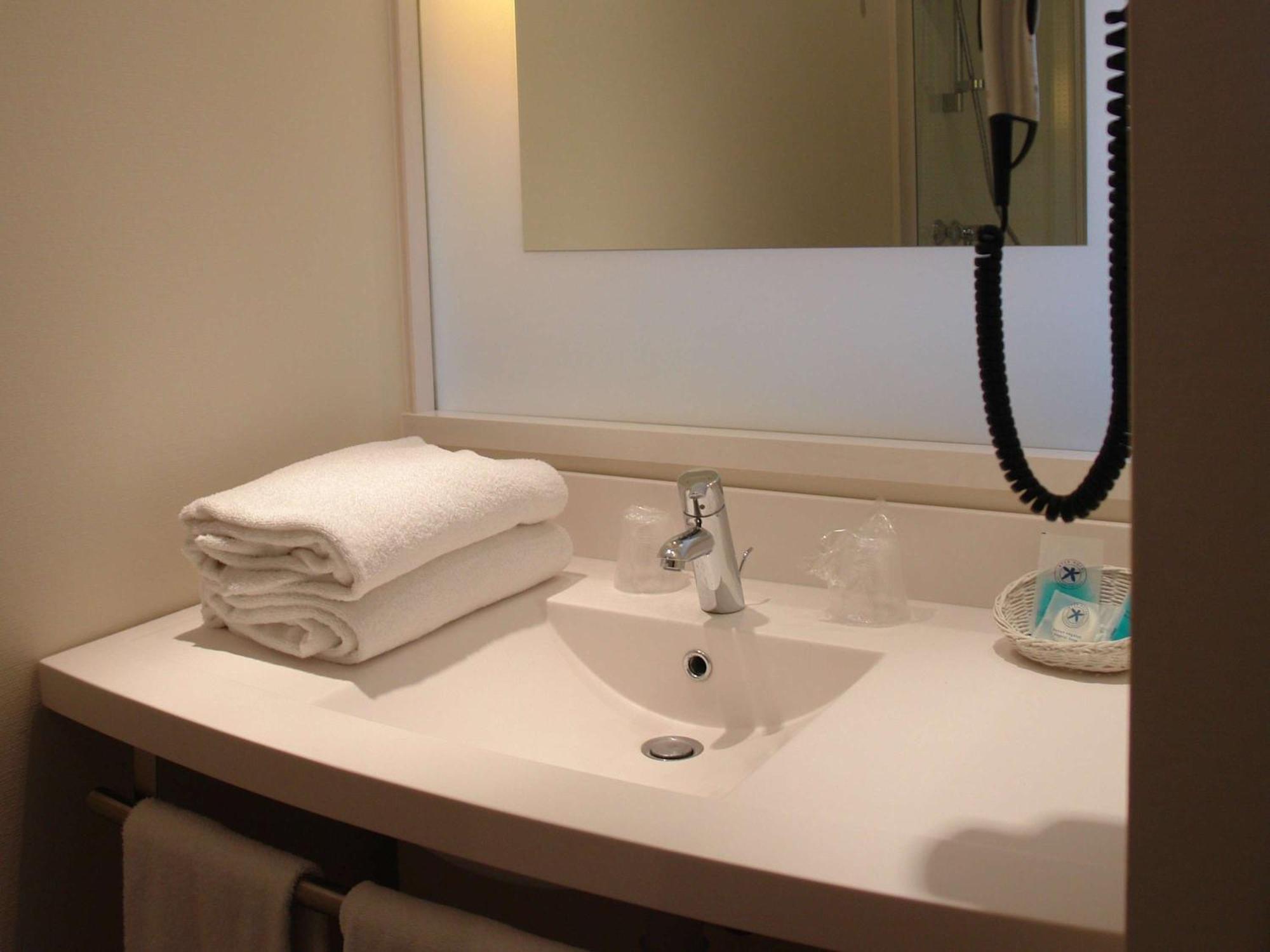 Ibis Styles Chinon Hotel Exterior photo