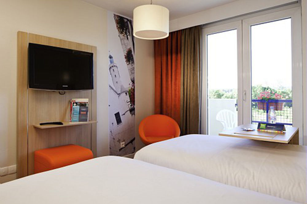 Ibis Styles Chinon Hotel Exterior photo