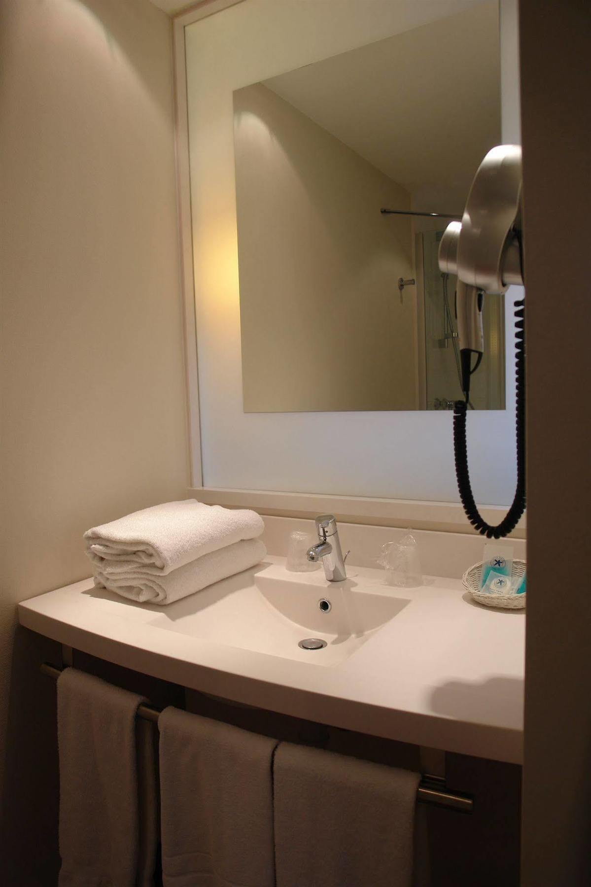 Ibis Styles Chinon Hotel Exterior photo